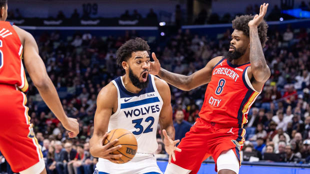 Karl-Anthony Towns drives to the hoop